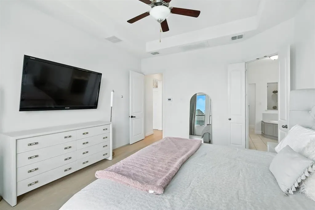 9809 Pikes Peak Place