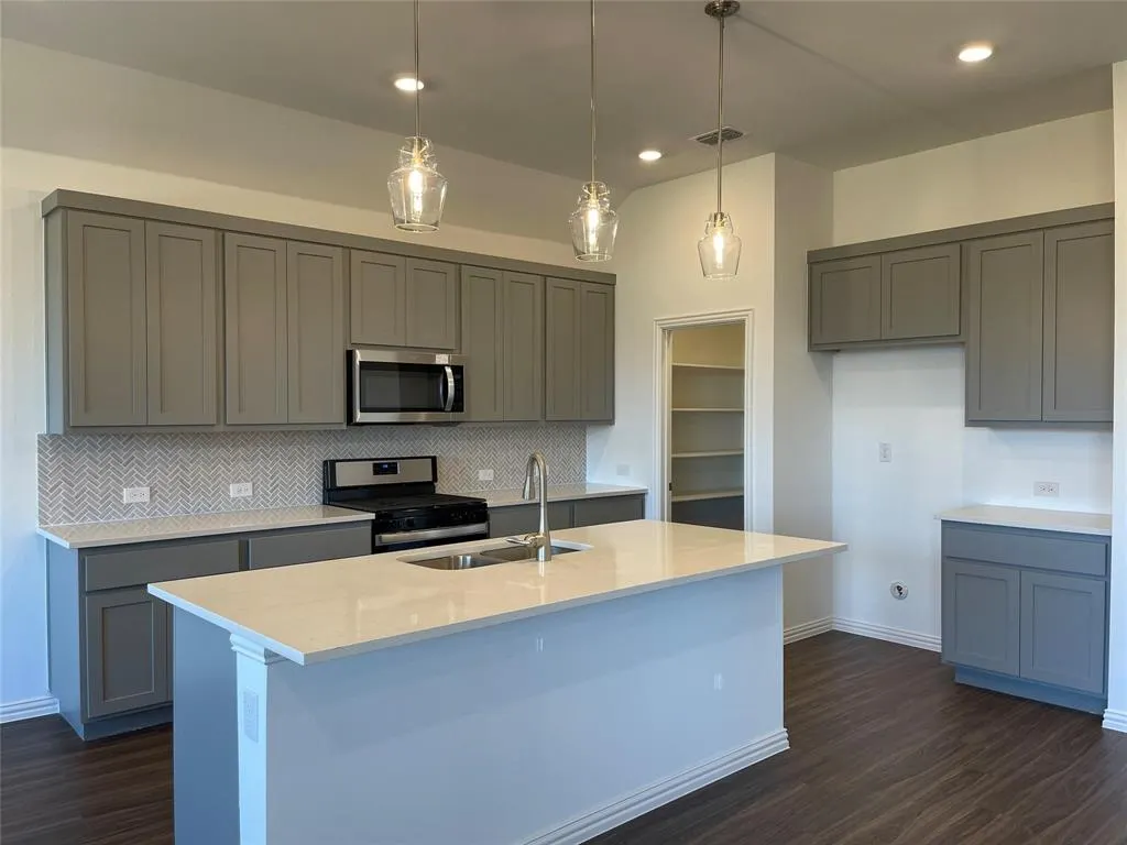 2224 switchgrass Street