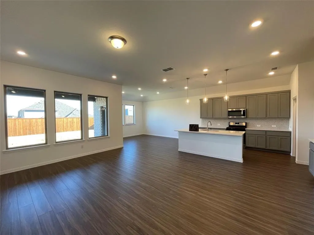 2224 switchgrass Street