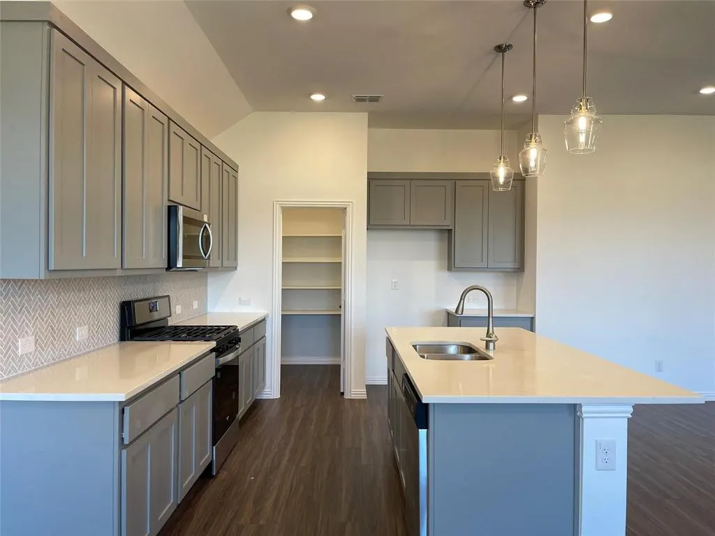 2224 switchgrass Street