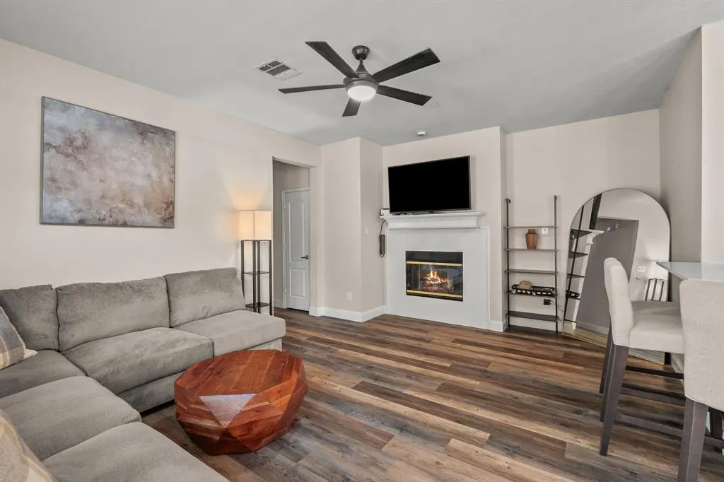6853 Massa Lane
