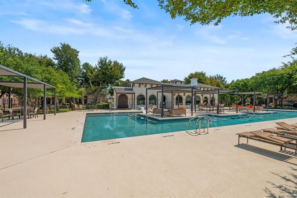 6853 Massa Lane
