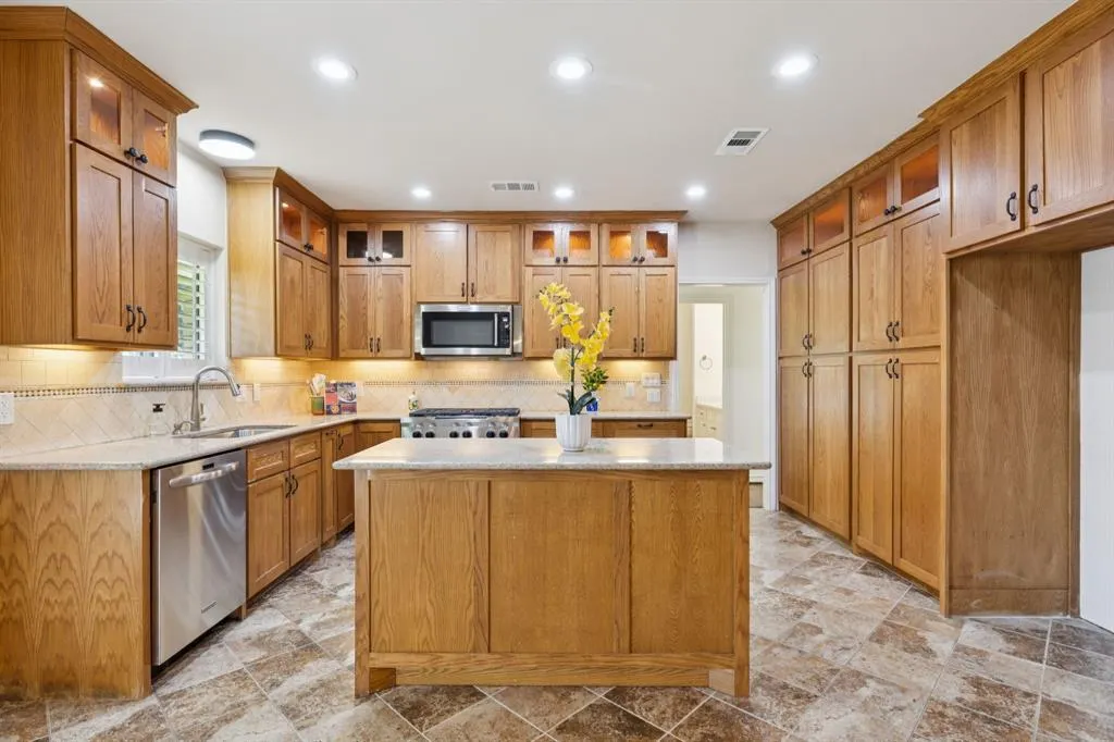 206 Crooked Creek Drive