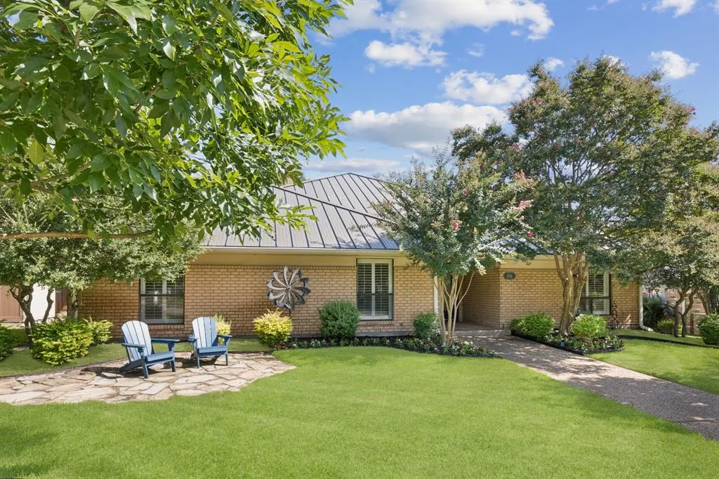 206 Crooked Creek Drive