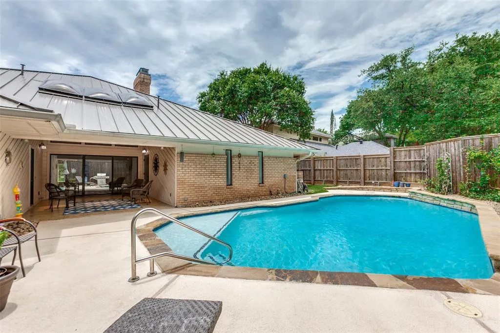 206 Crooked Creek Drive
