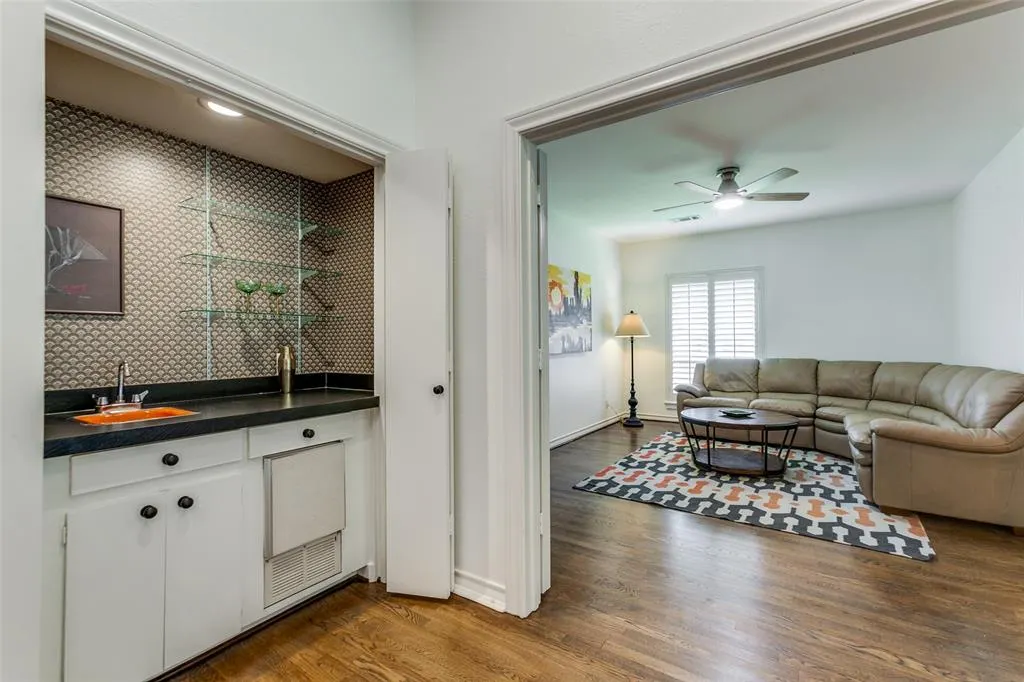 206 Crooked Creek Drive