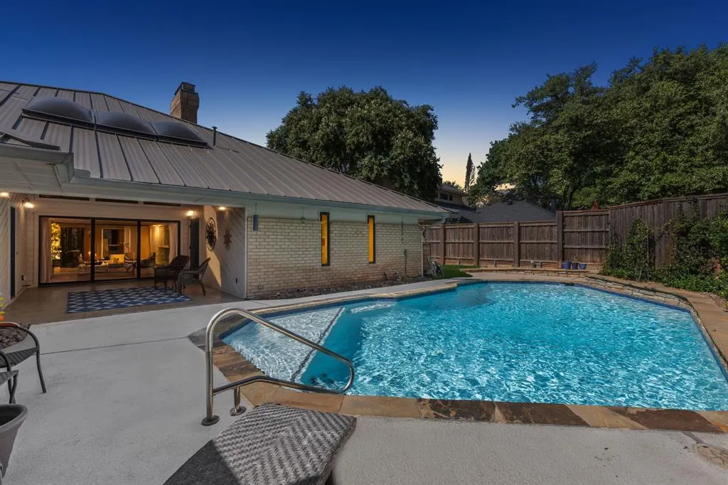 206 Crooked Creek Drive
