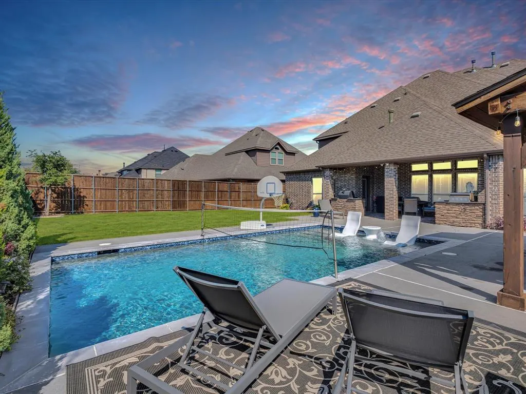 320 Saint Mark Lane