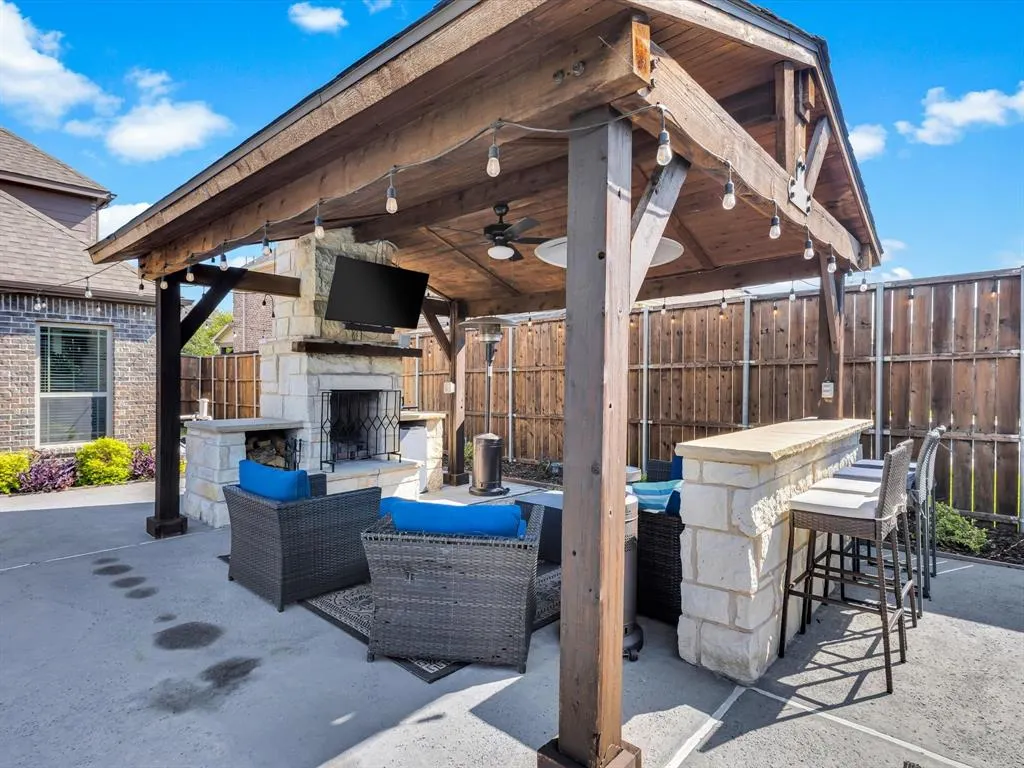 320 Saint Mark Lane