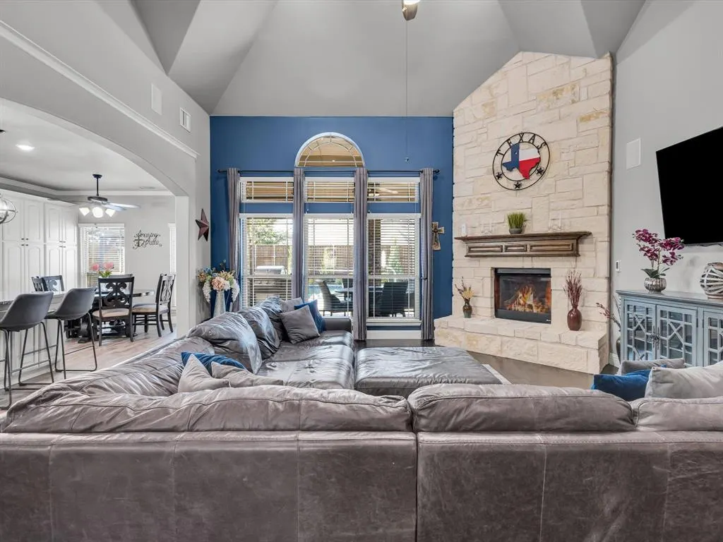 320 Saint Mark Lane