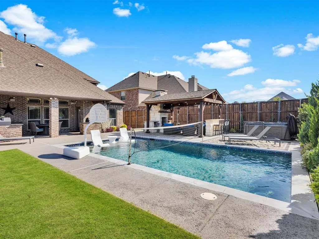 320 Saint Mark Lane