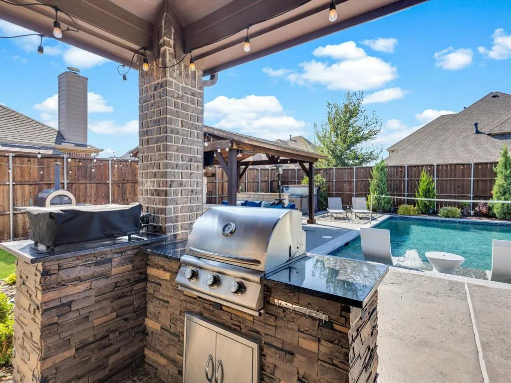 320 Saint Mark Lane