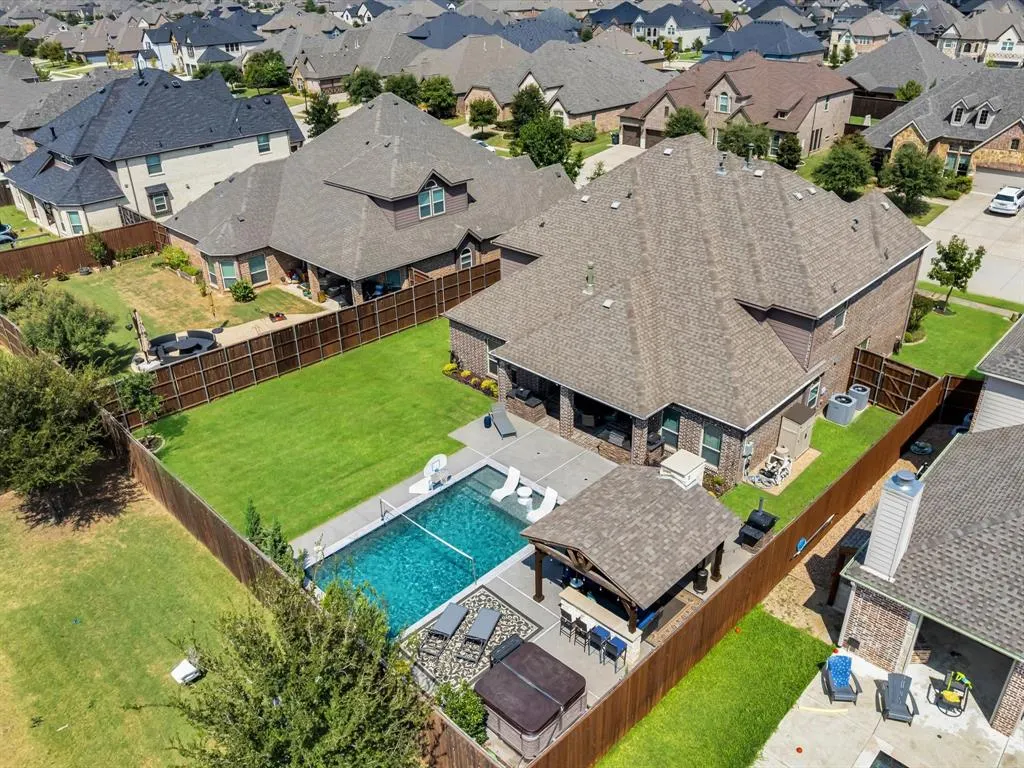 320 Saint Mark Lane