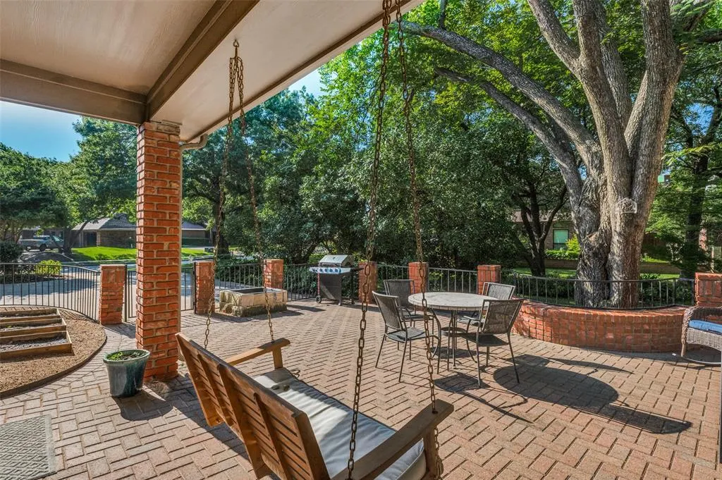 1606 Amesbury Drive
