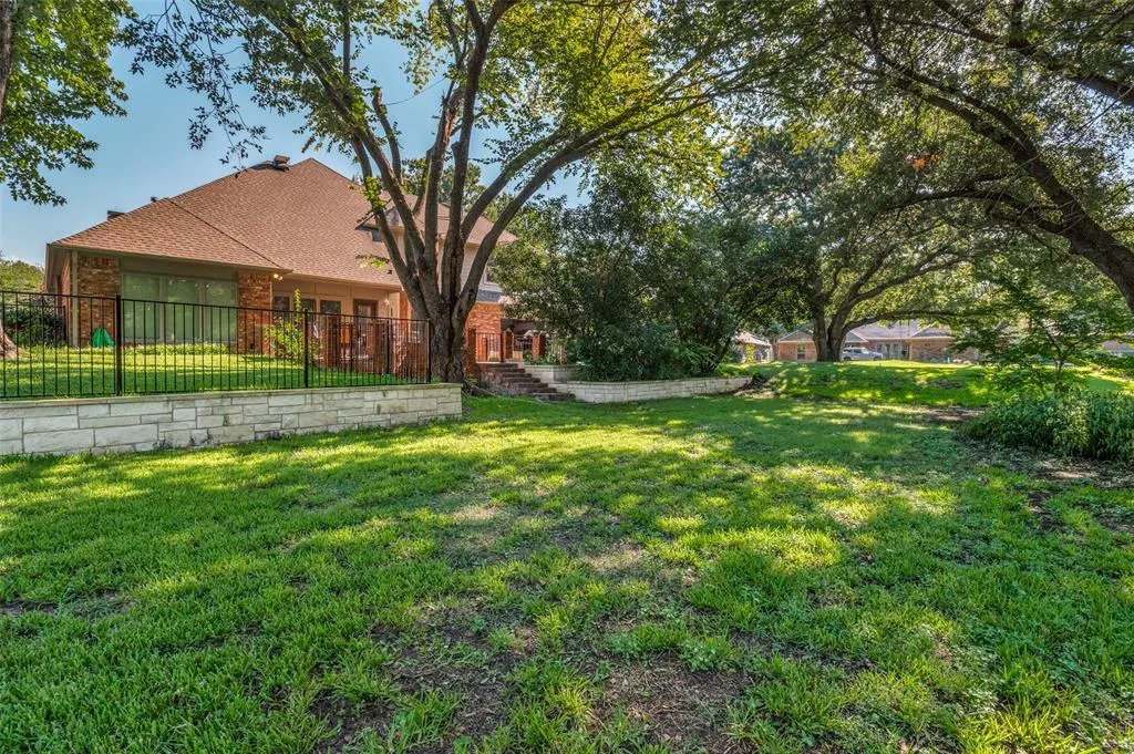 1606 Amesbury Drive