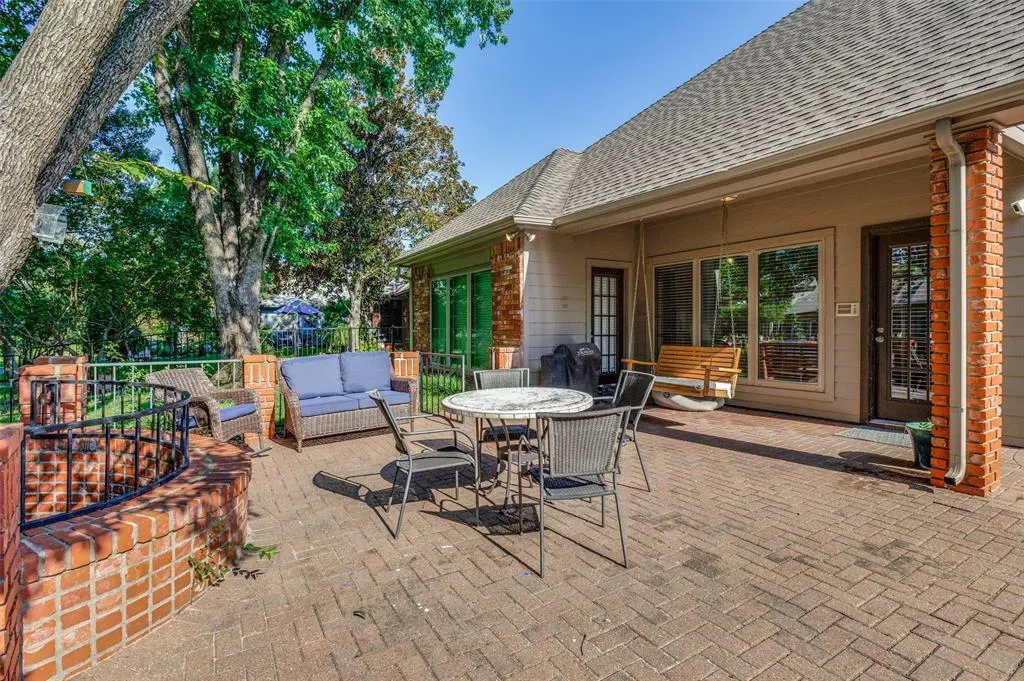 1606 Amesbury Drive