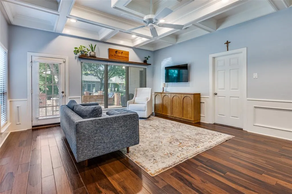 1606 Amesbury Drive
