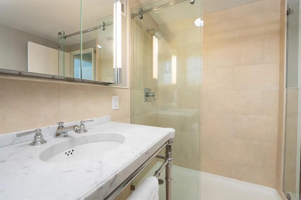 3525 Turtle Creek Boulevard, #11D