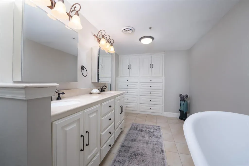 3525 Turtle Creek Boulevard, #11D
