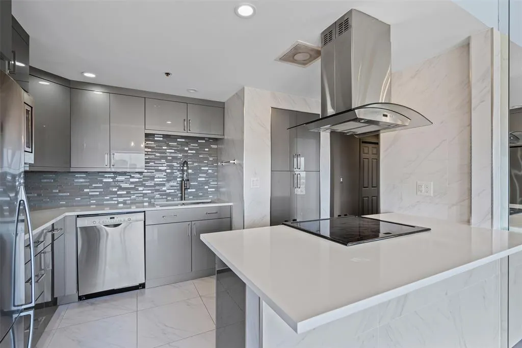 3030 Mckinney Avenue, #1705