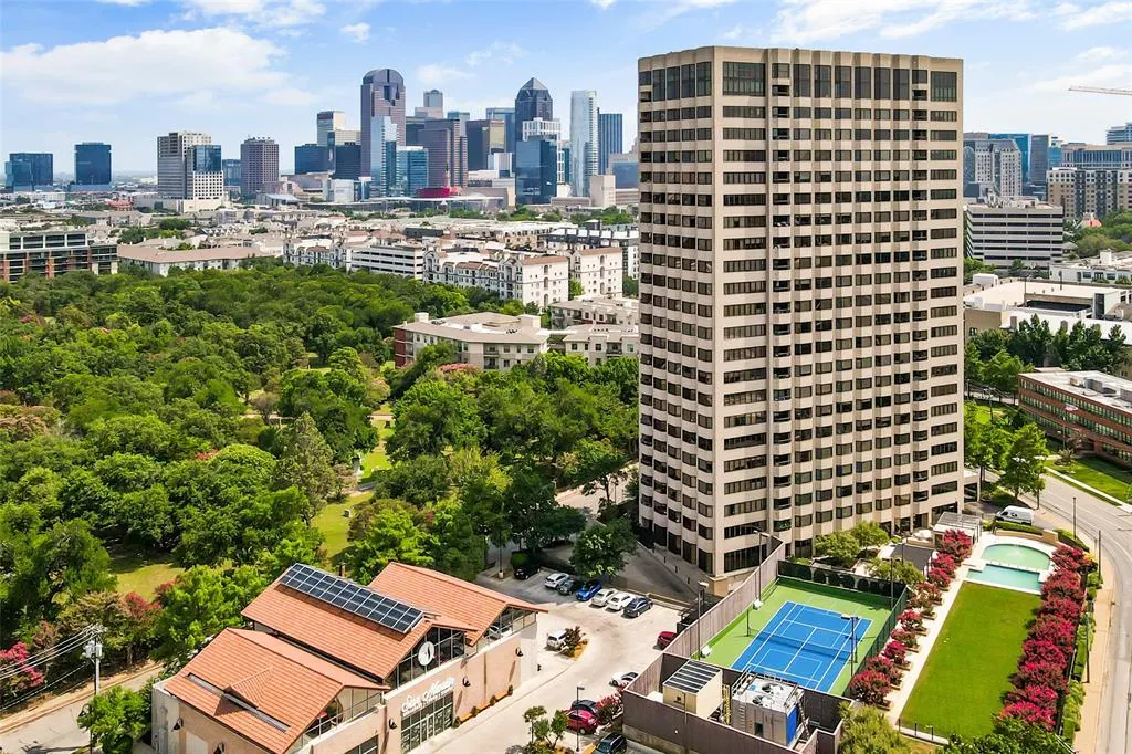 3030 Mckinney Avenue, #1705