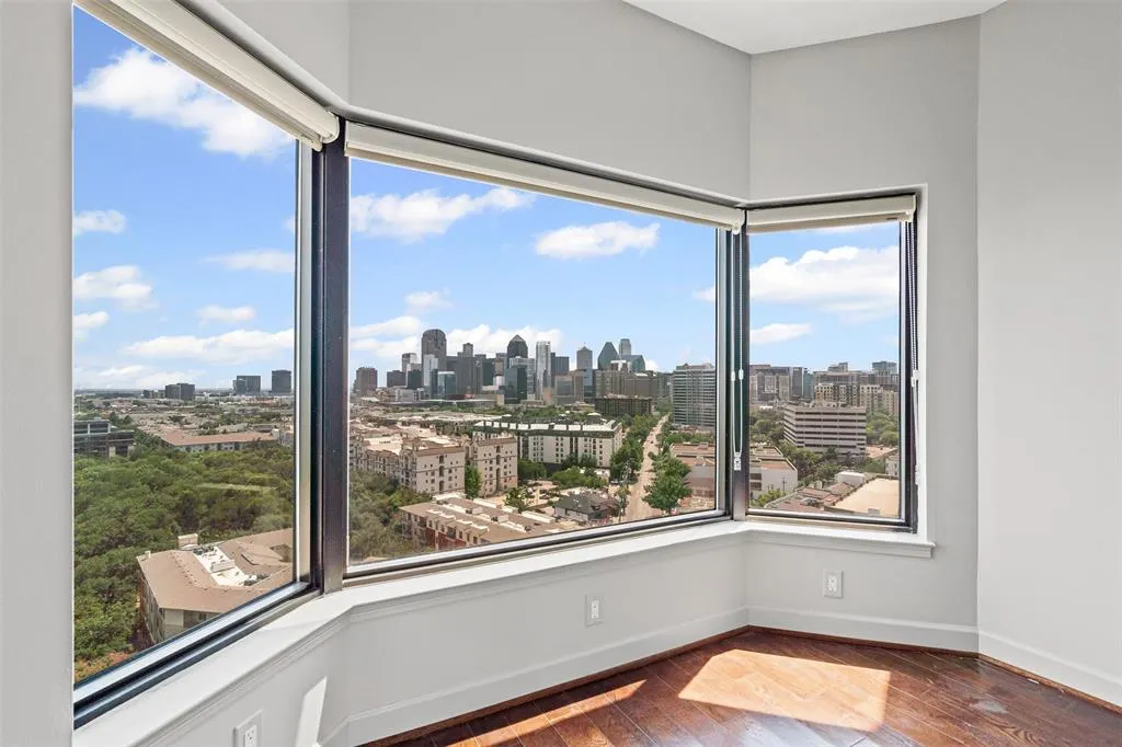 3030 Mckinney Avenue, #1705