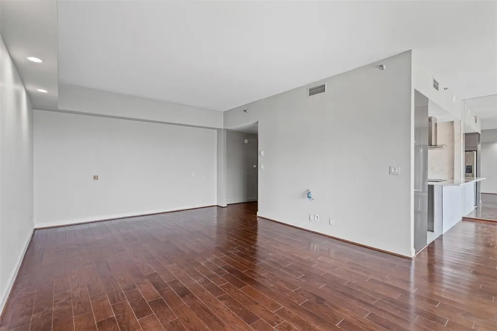 3030 Mckinney Avenue, #1705