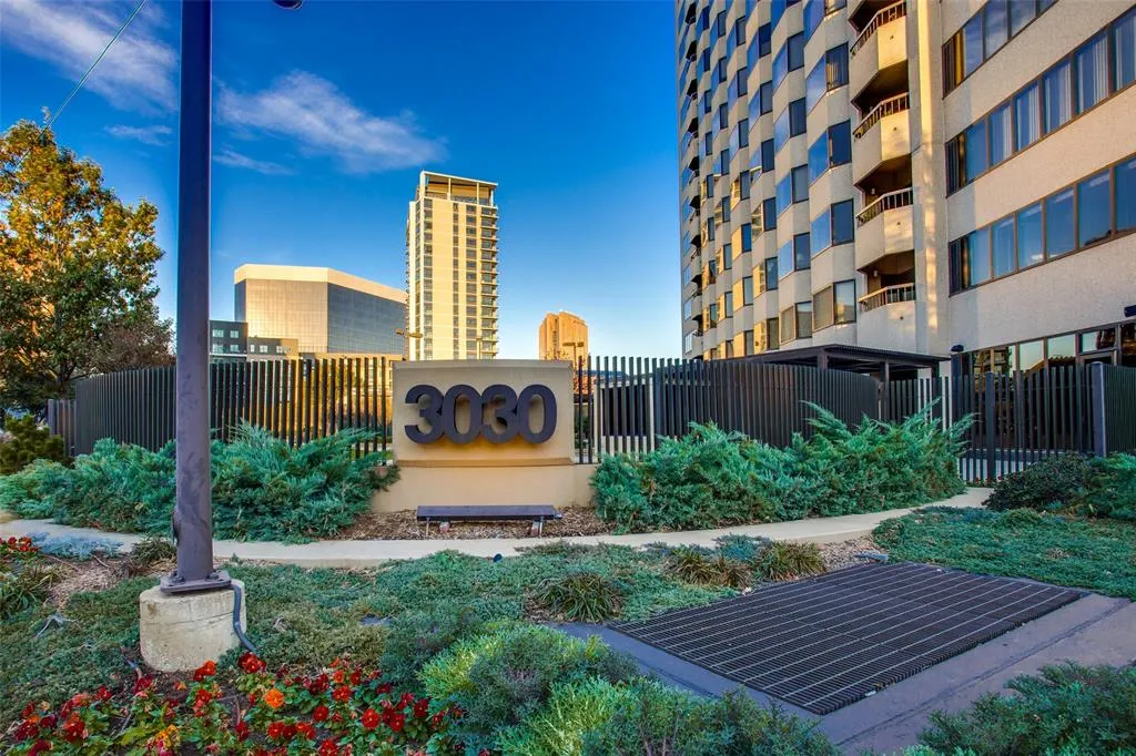 3030 Mckinney Avenue, #1705