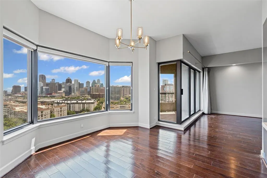 3030 Mckinney Avenue, #1705