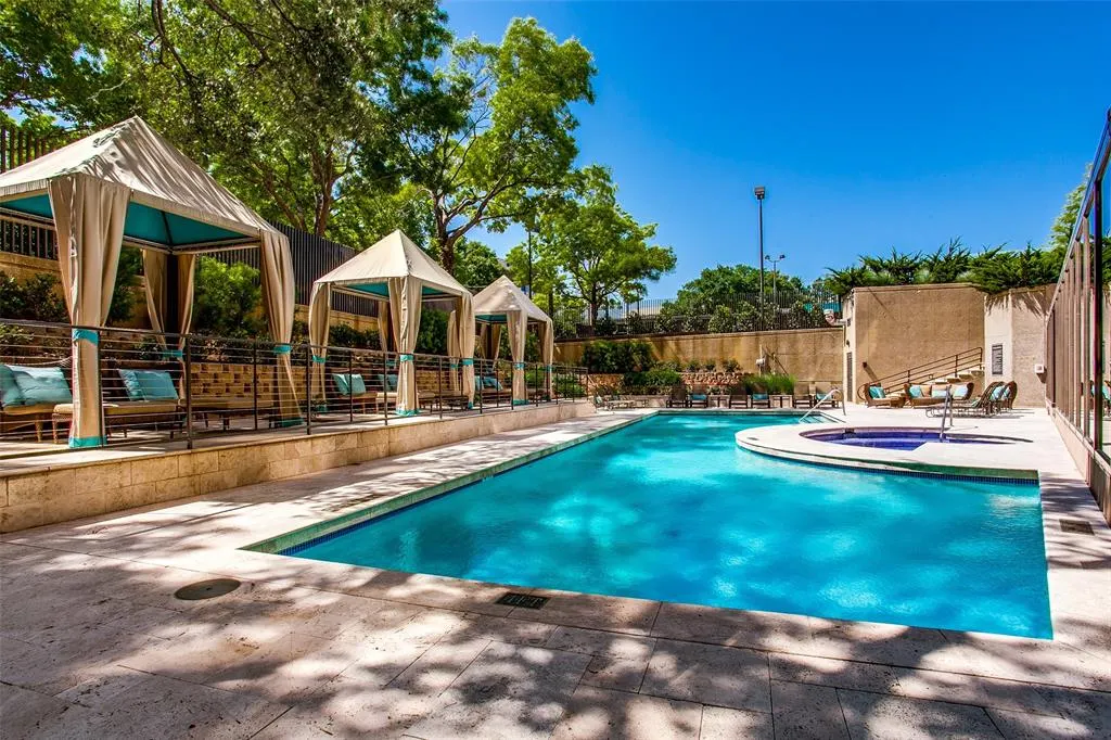 3030 Mckinney Avenue, #1705