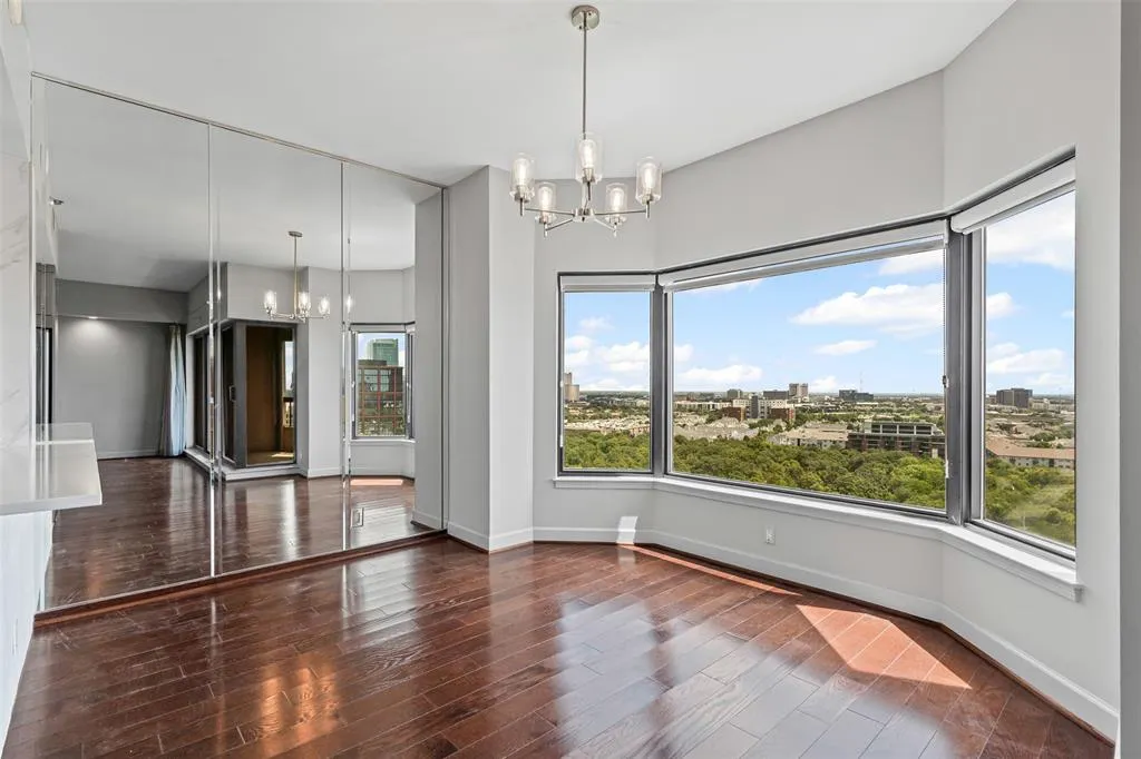 3030 Mckinney Avenue, #1705