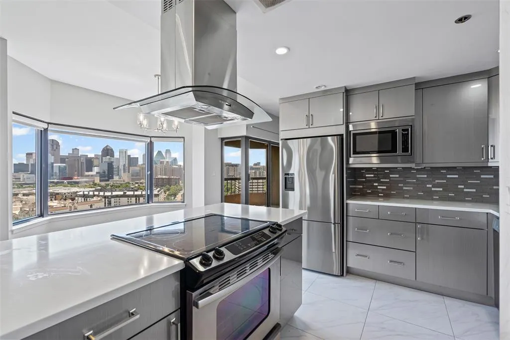 3030 Mckinney Avenue, #1705