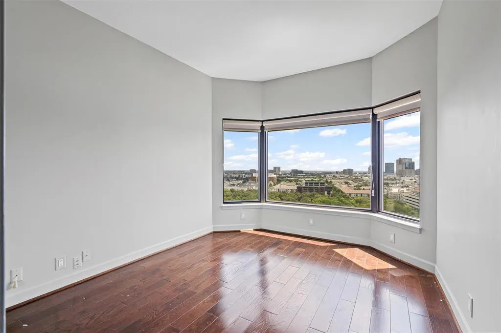 3030 Mckinney Avenue, #1705