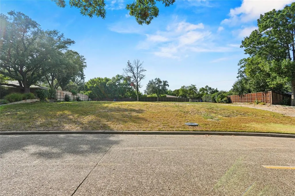6263 Preston Creek Drive