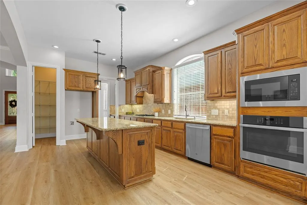 7808 Linksview Drive
