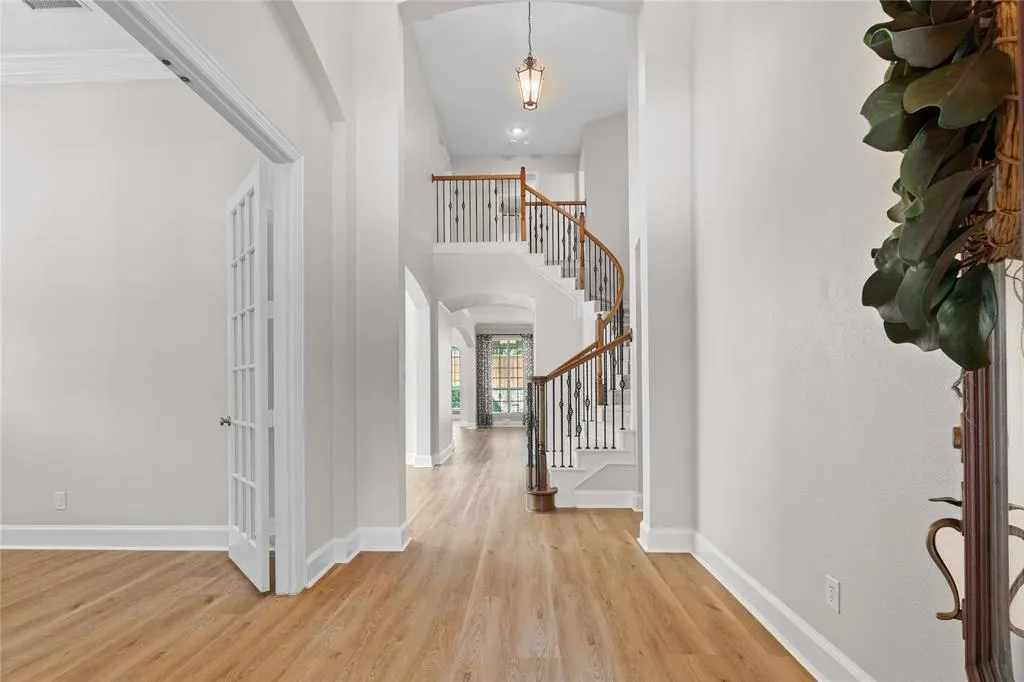 7808 Linksview Drive
