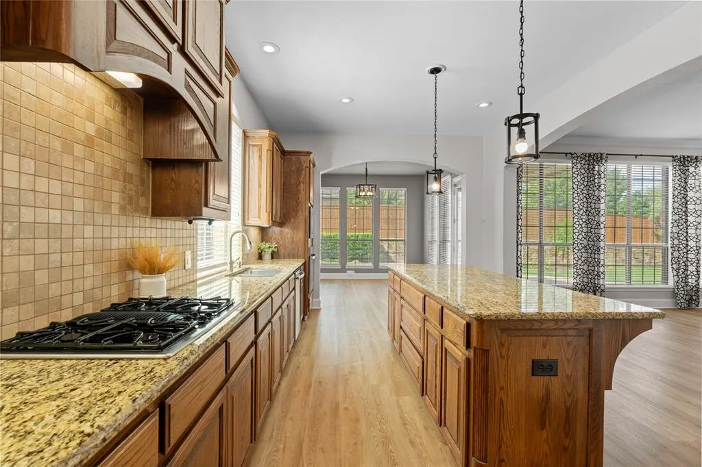 7808 Linksview Drive