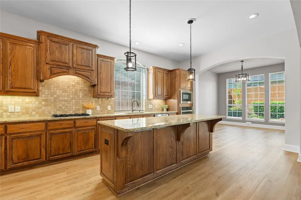 7808 Linksview Drive