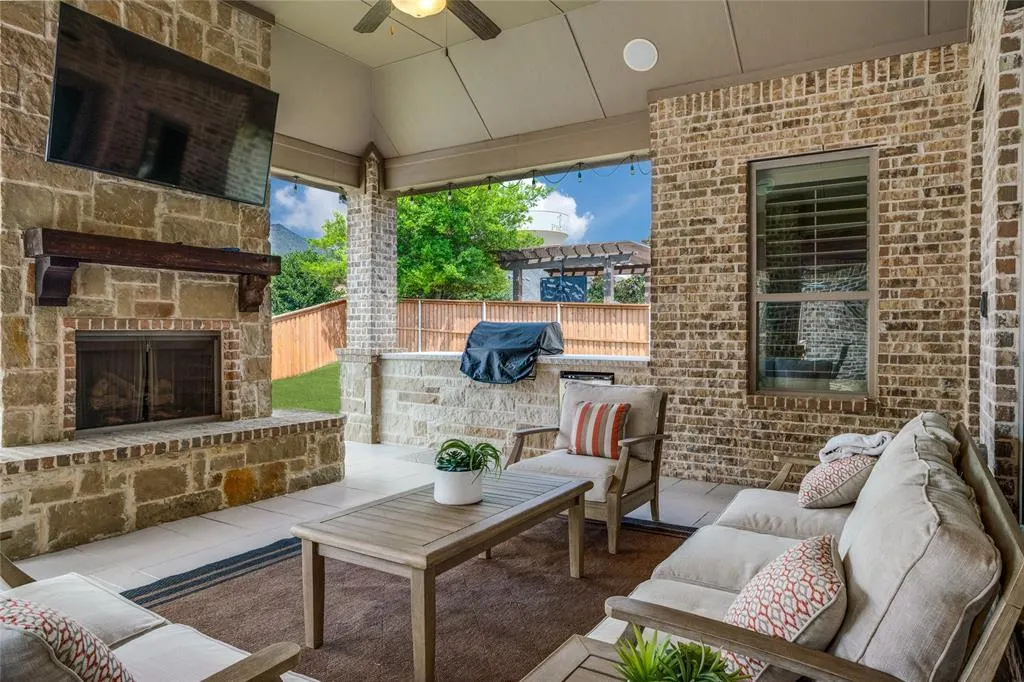 1011 Caribou Drive