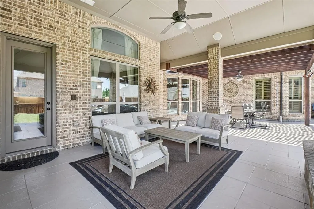1011 Caribou Drive