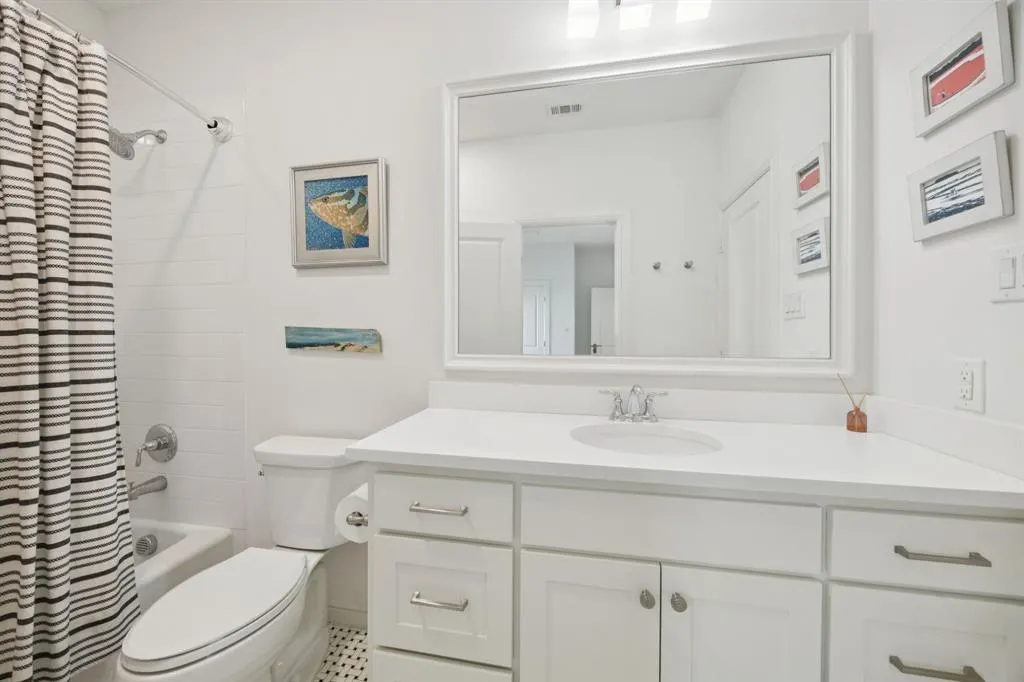 625 W 8th Street