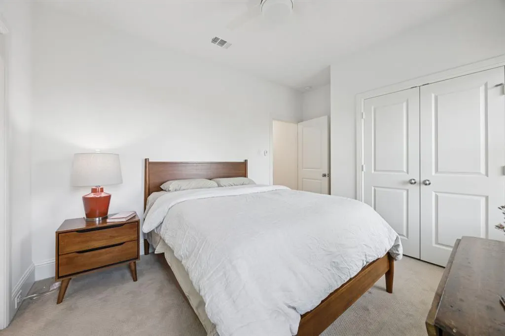 625 W 8th Street