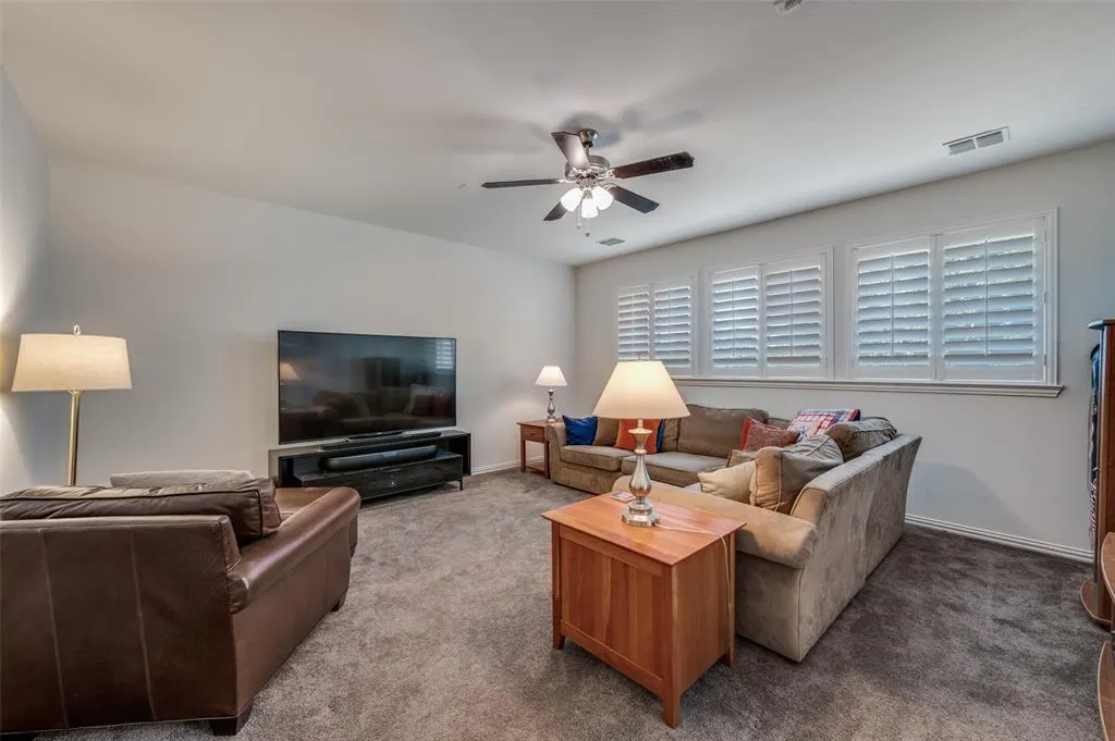 330 Willow Run