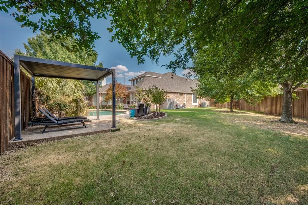 330 Willow Run