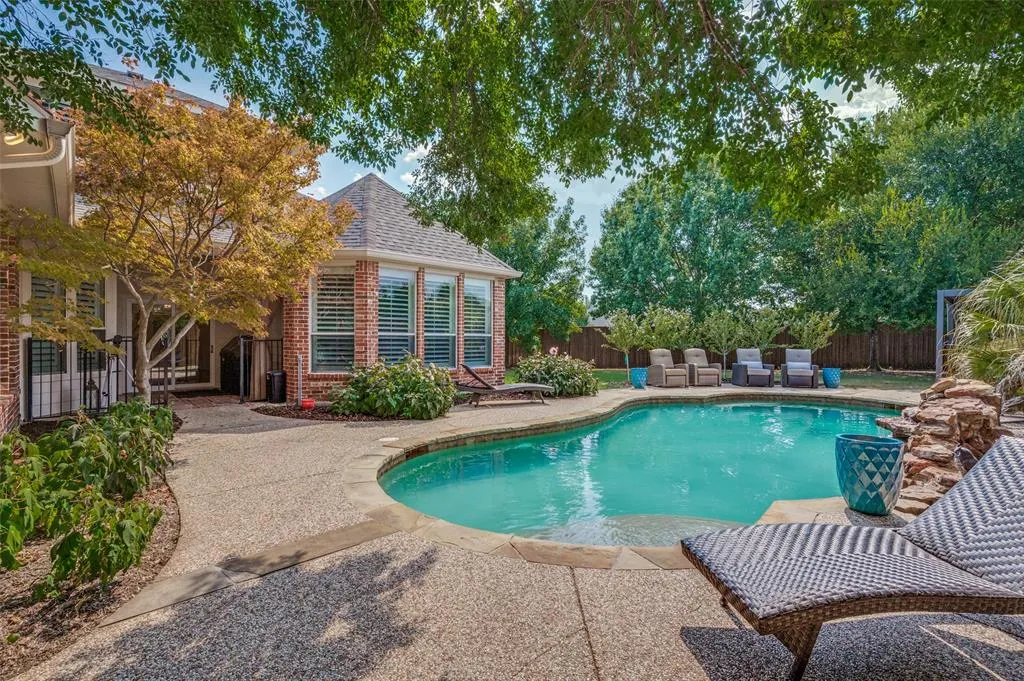 330 Willow Run