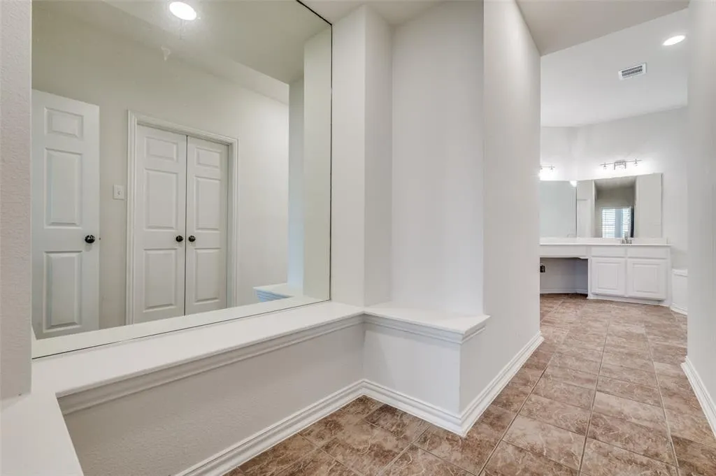 330 Willow Run
