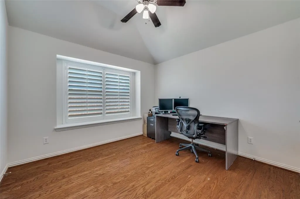 330 Willow Run