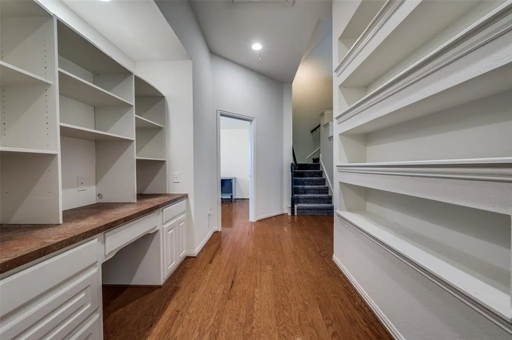 330 Willow Run