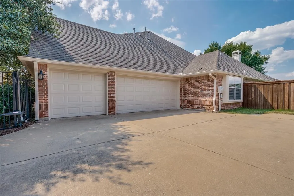 330 Willow Run