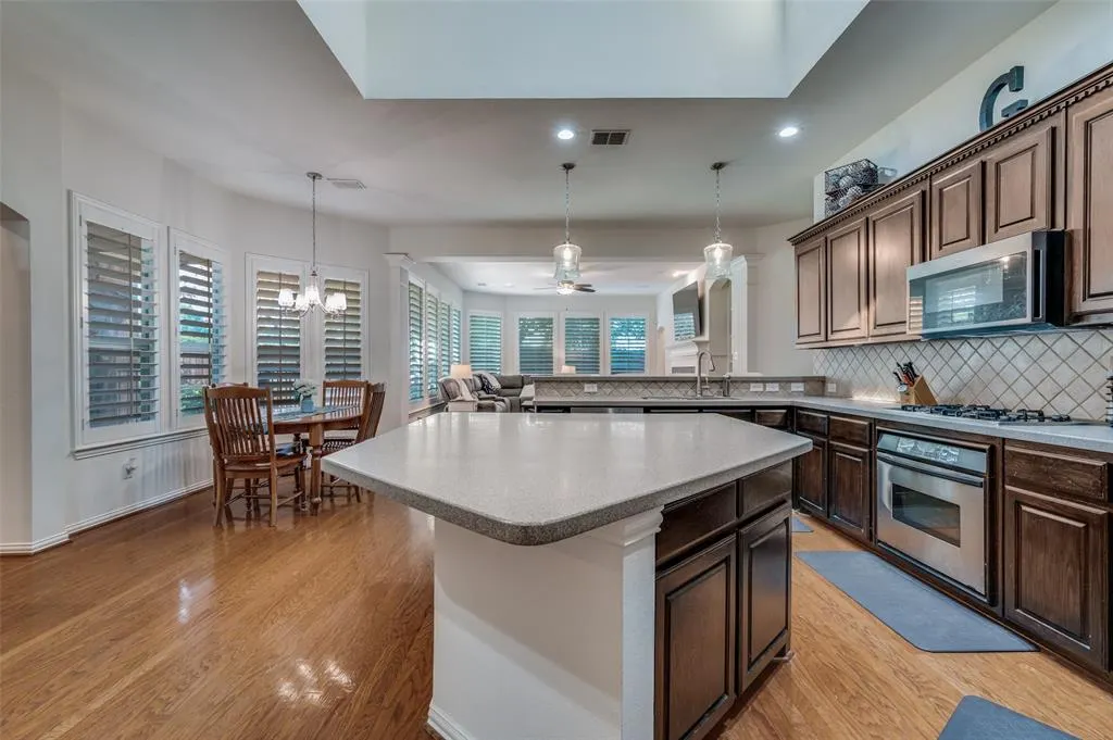 330 Willow Run
